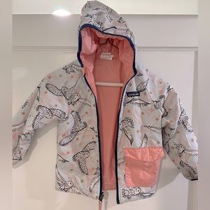 PATAGONIA KIDS REVERSIBLE PUFF-BALL JACKET IN SNOWY OWL SKY HAWTHORNE BLUE (5T)